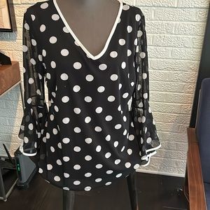 Frank Lyman Design Black and white blouse size 12.